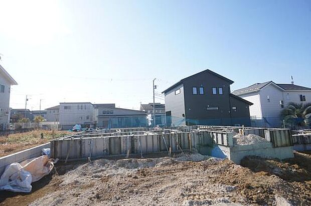 基礎工事中。