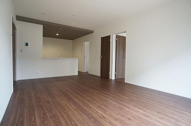二部屋に行き来できます。