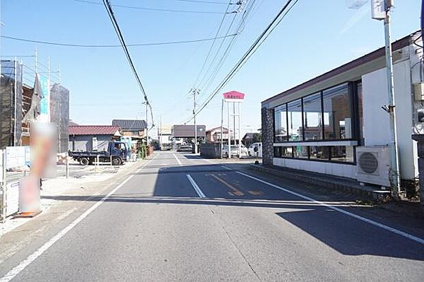 南側7，42ｍ公道に接道。