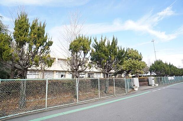 常総市立鬼怒中学校まで1930m