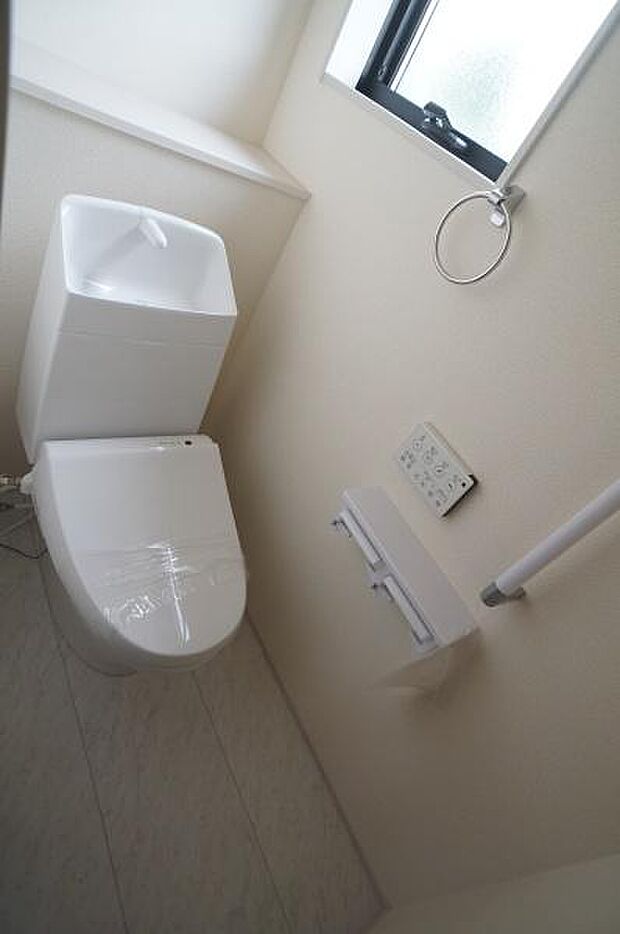 温水洗浄便座で清潔に。