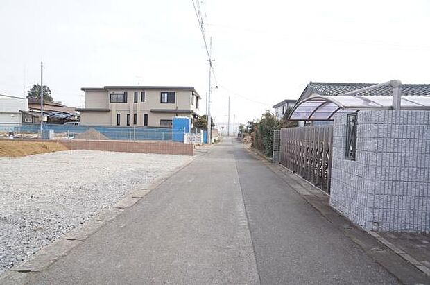 南西側4m公道に接道。