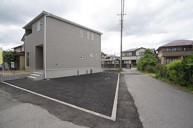 ゆとりある駐車スペース。