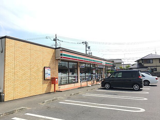 セブンイレブン竜ケ崎六斗蒔店まで664m