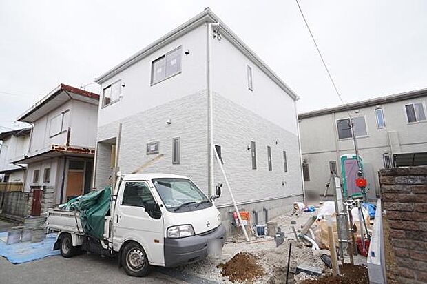 縦列駐車2台可能です。