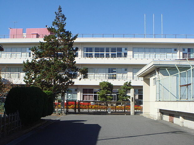 取手市立六郷小学校まで826m