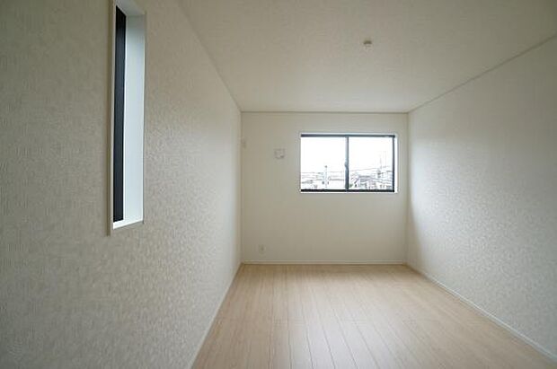 スッキリとシンプルなお部屋。