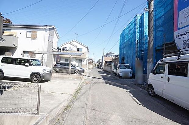 西側4,07m公道に接道。