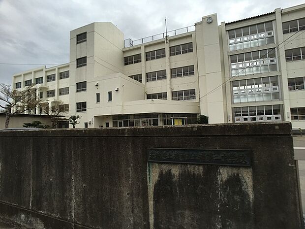 土浦市立土浦第二中学校まで650m