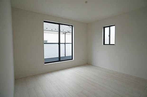 バルコニーとつながるお部屋。