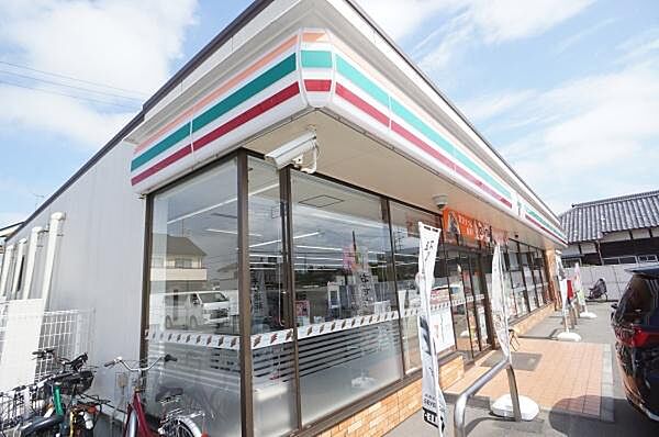 セブンイレブン我孫子都部店まで886m