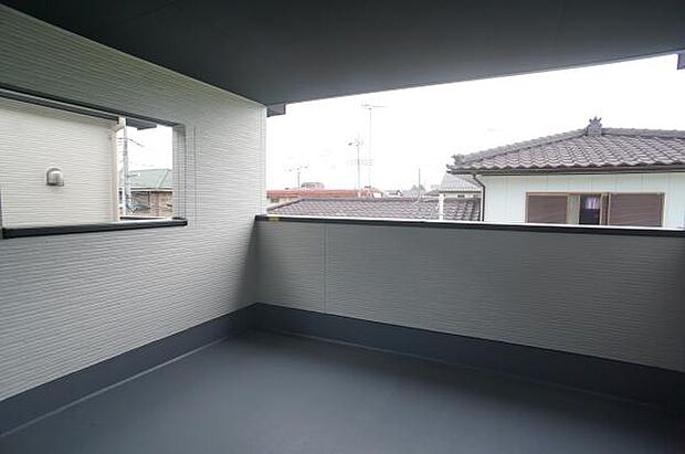 雨の日も安心な物干し金物付きバルコニー。