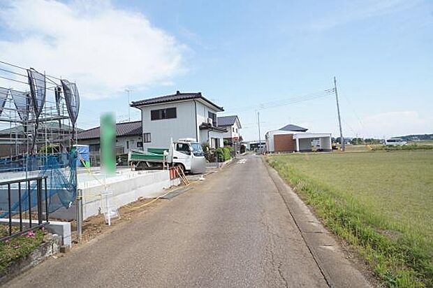 西側4m公道に接道。