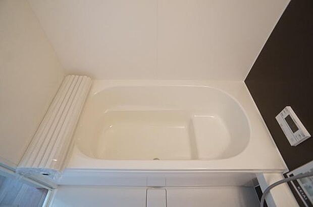 足を伸ばしてゆったりと入れます。
