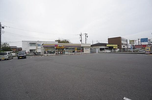 ミニストップ龍ケ崎寺後店まで870m