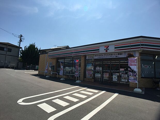 セブンイレブン守谷本町店まで300m
