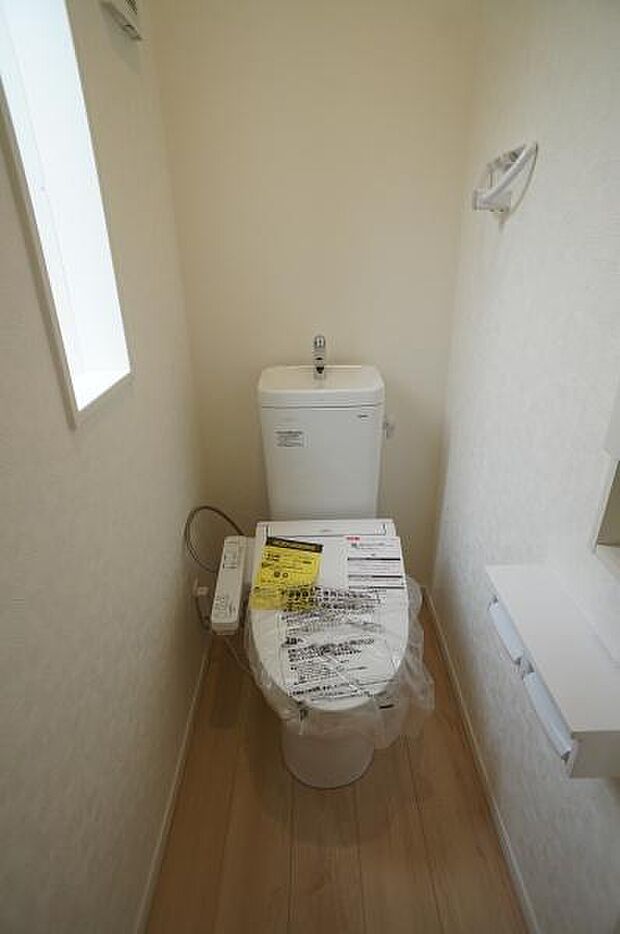 1階、2階共にシャワートイレです。