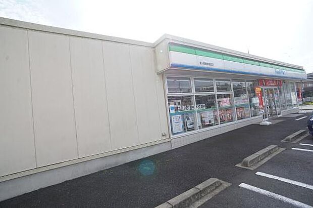 ファミリーマート竜ヶ崎警察署前店まで549m