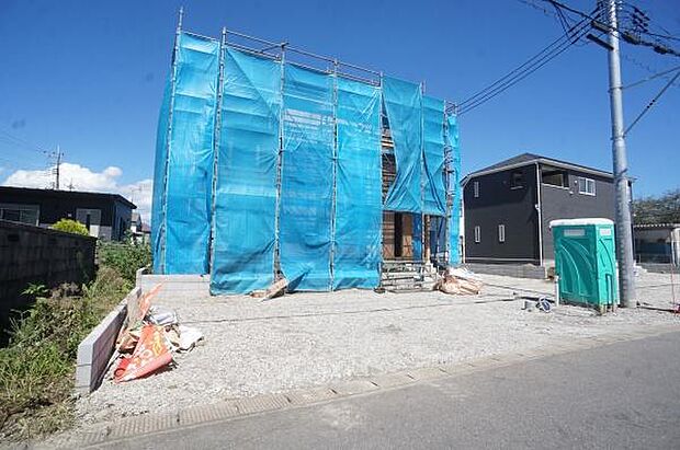 並列駐車3台可能。