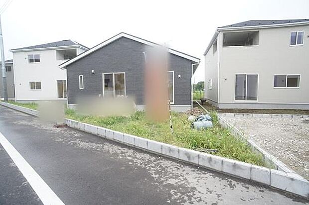 南側に広がる太陽の下のリビング。