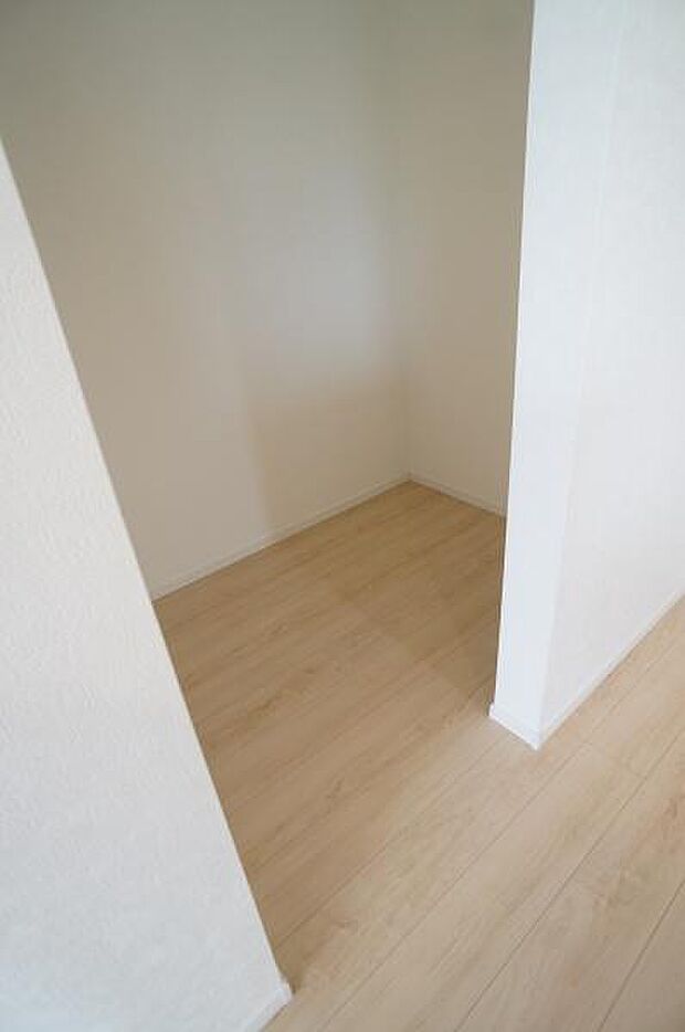 1,5帖分のパントリーにはストック品を。