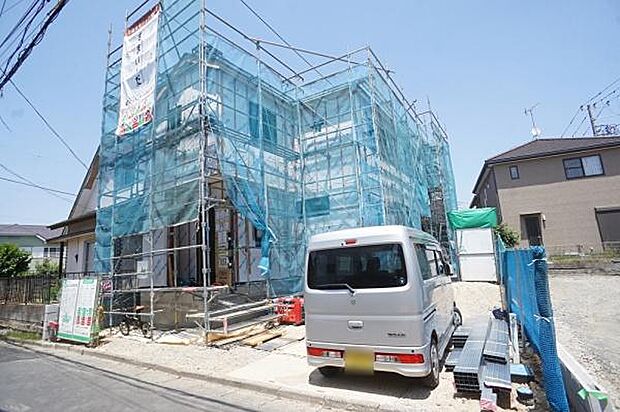 並列駐車2台可能です。