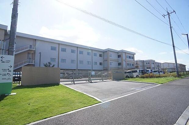 つくば市立みどりの南中学校まで4500m