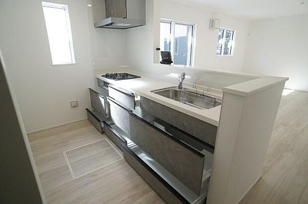 スライド収納で出し入れもしやすいです。