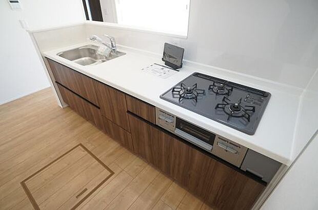 三口コンロで楽しくお料理。