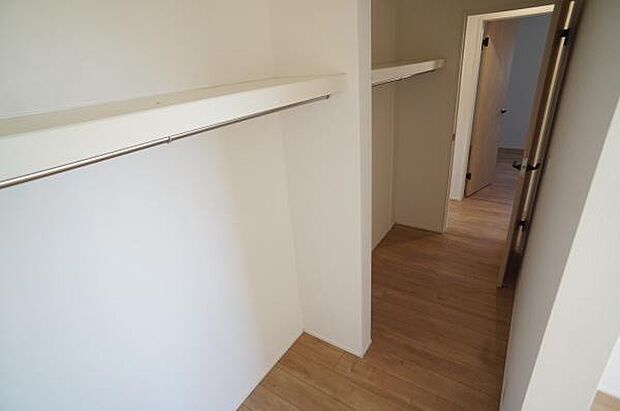 2WAYで容量の大きいクローゼット。