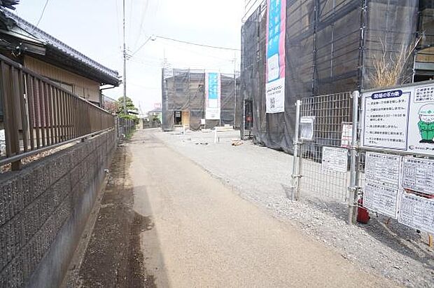 西側4m公道に接道。