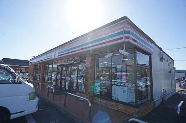 セブンイレブン竜ケ崎中根台4丁目店まで881m
