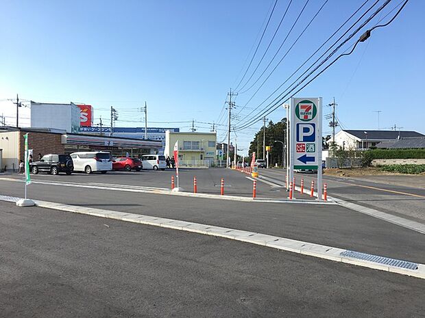 セブンイレブン土浦小岩田団地入口店まで311m