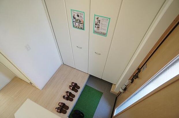 収納力のあるシューズボックス。