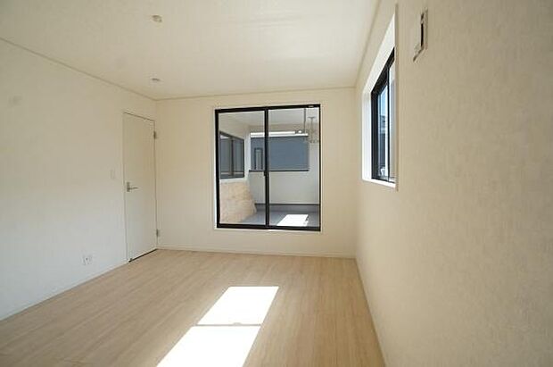 光と風の舞い込むお部屋。