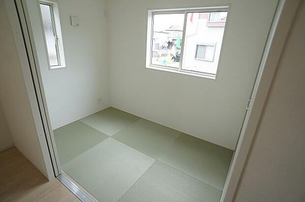畳のお部屋に癒されます。