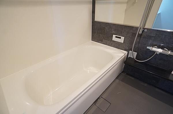 一日の疲れを癒す浴室。