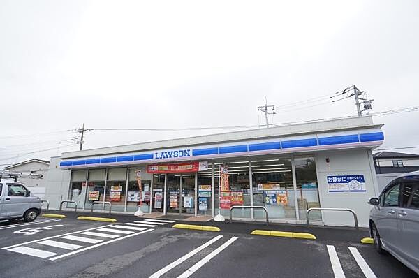 ローソン牛久田宮町店まで603m