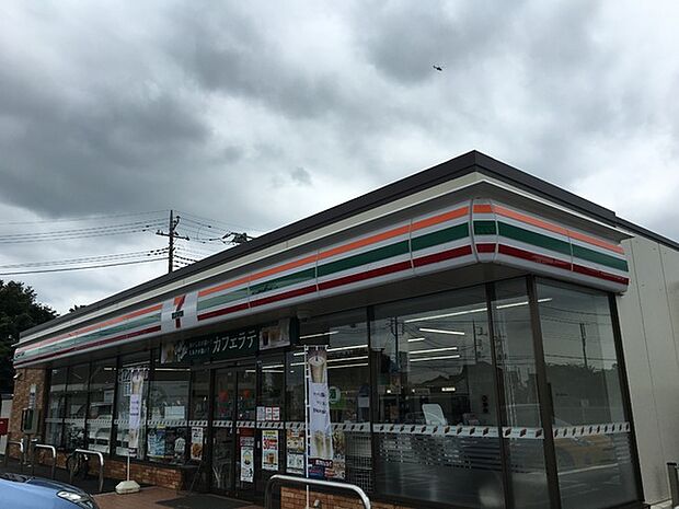 セブンイレブン守谷大柏店まで682m