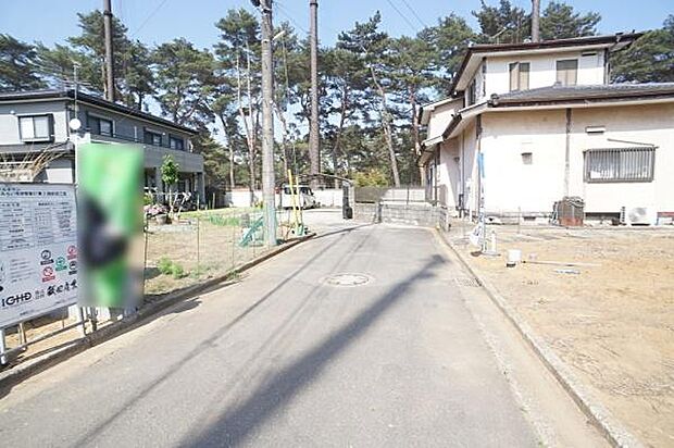 南側4,2m公道に接道。