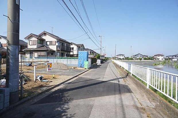 4,2m公道に接道。
