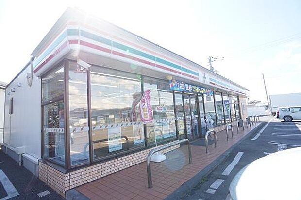 セブンイレブン土浦中荒川沖店まで694m