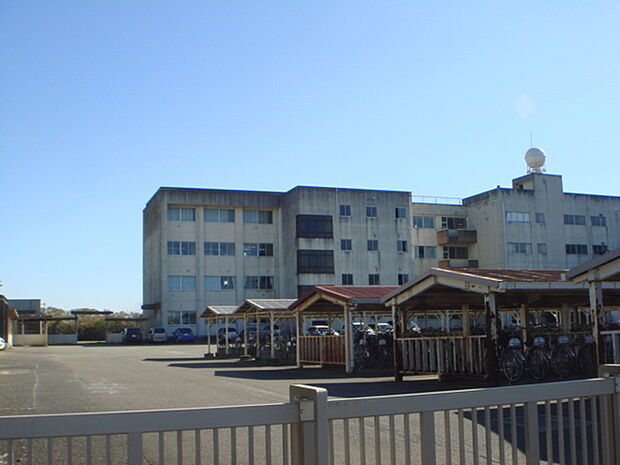 取手市立藤代南中学校まで2300m