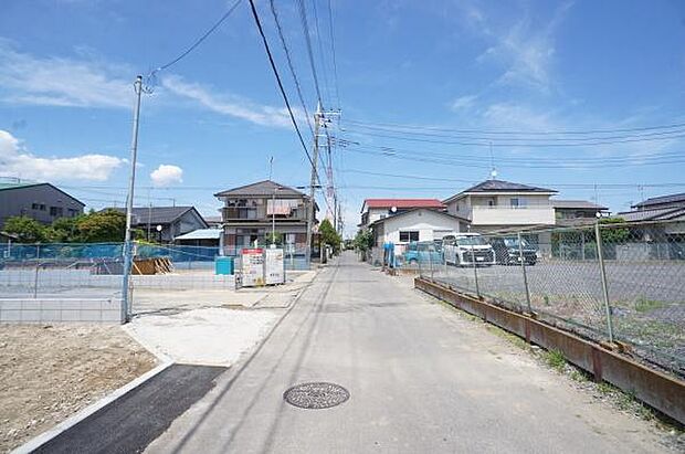 3,3m公道に接道。