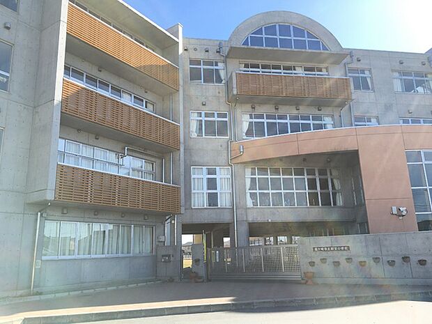 龍ケ崎市立馴柴小学校まで1222m