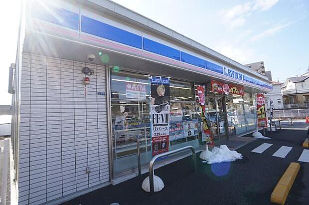 ローソン取手東六丁目店まで550m