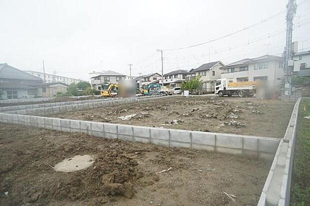 東側外観。