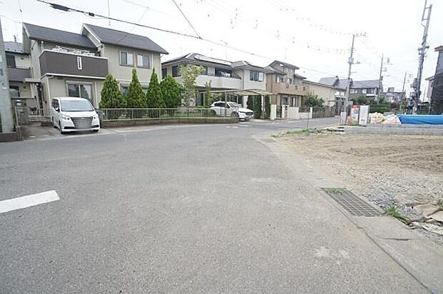 南西側5,4m公道に接道。