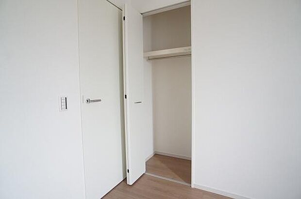 各お部屋に収納あります。