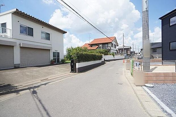 南西側4,7m公道に接道。